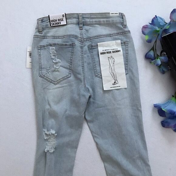 Almost Famous NWT High Rise Skinny Jeans Juniors 0 - Picture 7 of 11